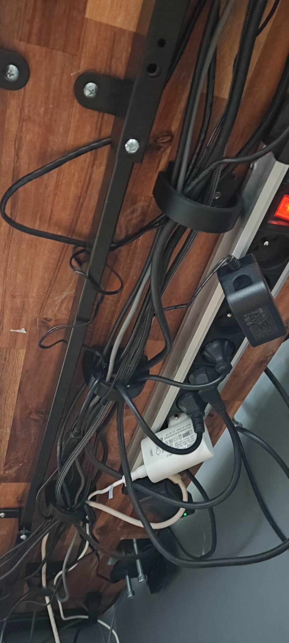 Tischkabel-Organizer