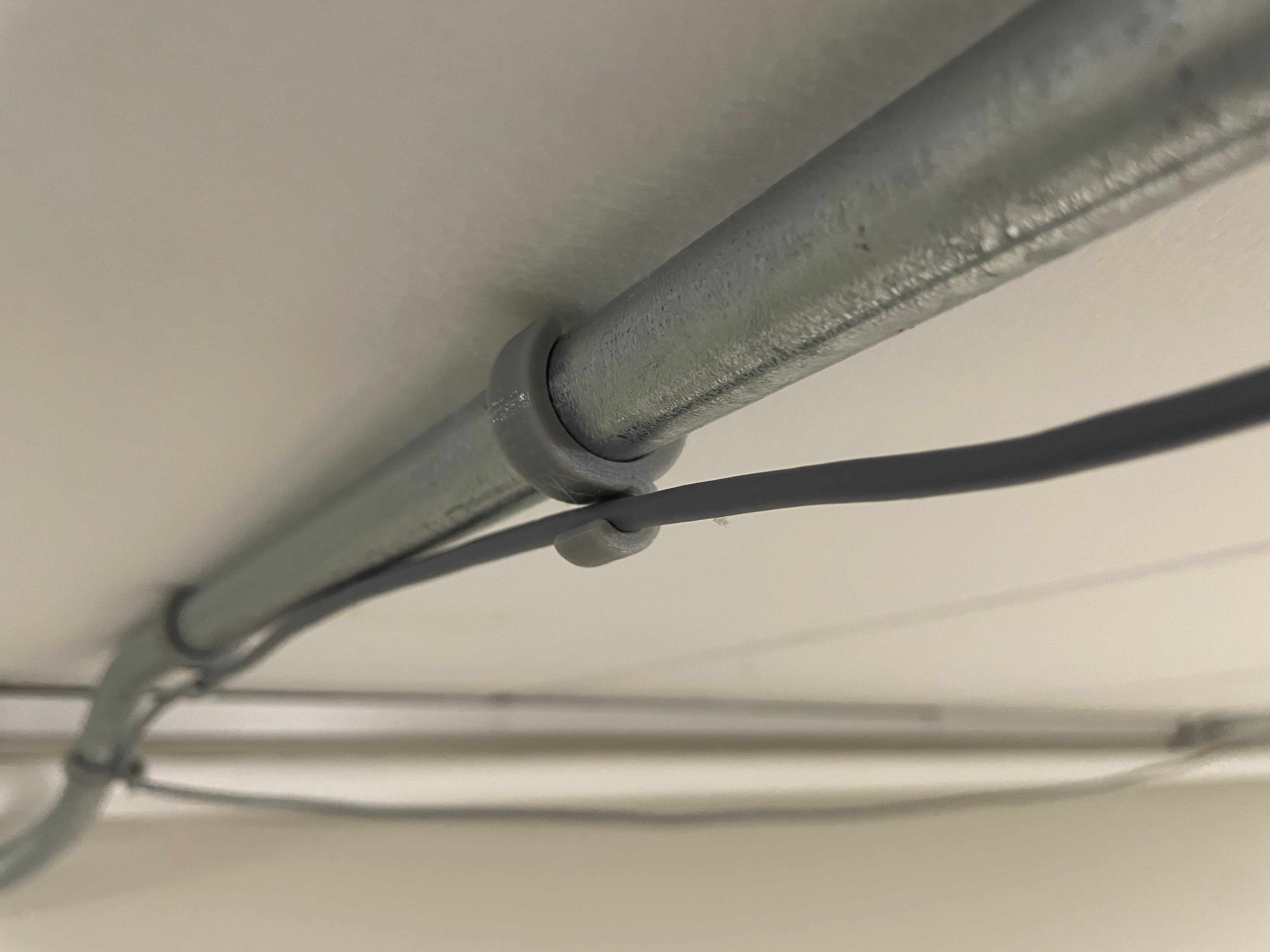 EMT-Schnappclips für Kabelmanagement an Leitungen