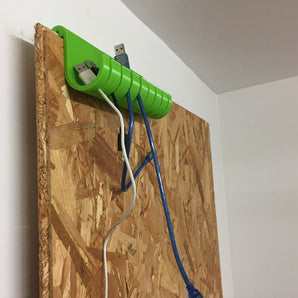 USB-Kabelaufhänger für OSB-Platten