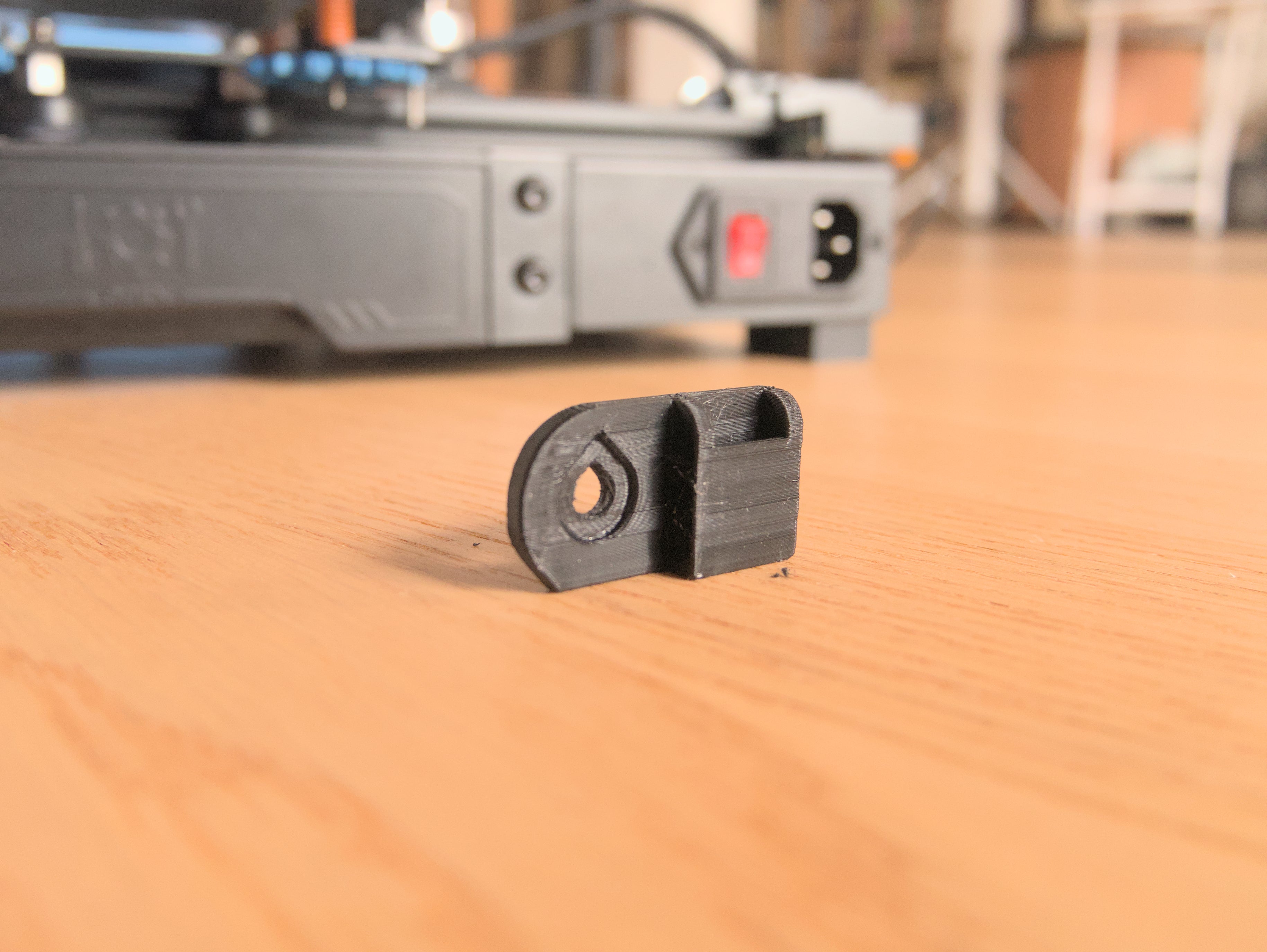 Stromkabelhalter für Ender 2 Pro