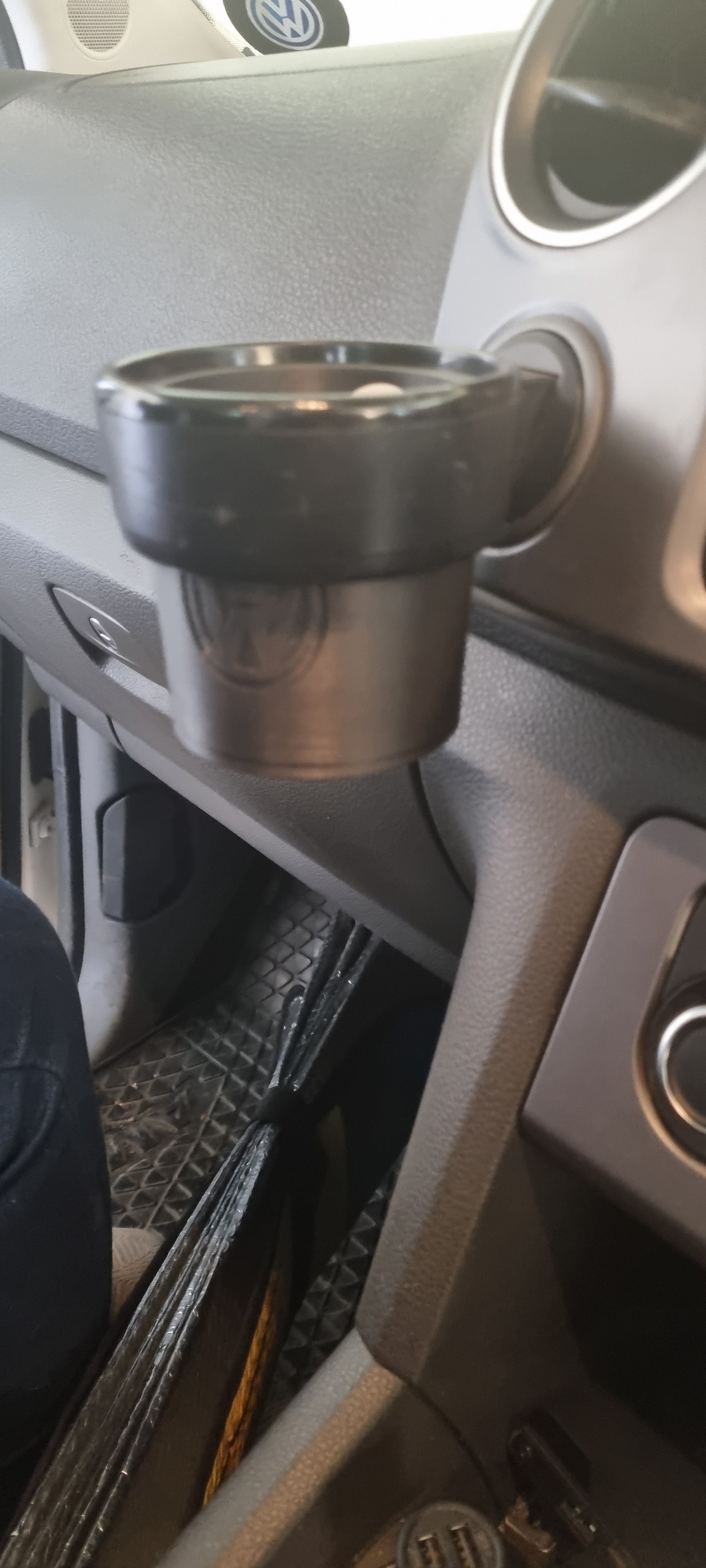 VW Amarok Getränkehalter-Einsatz