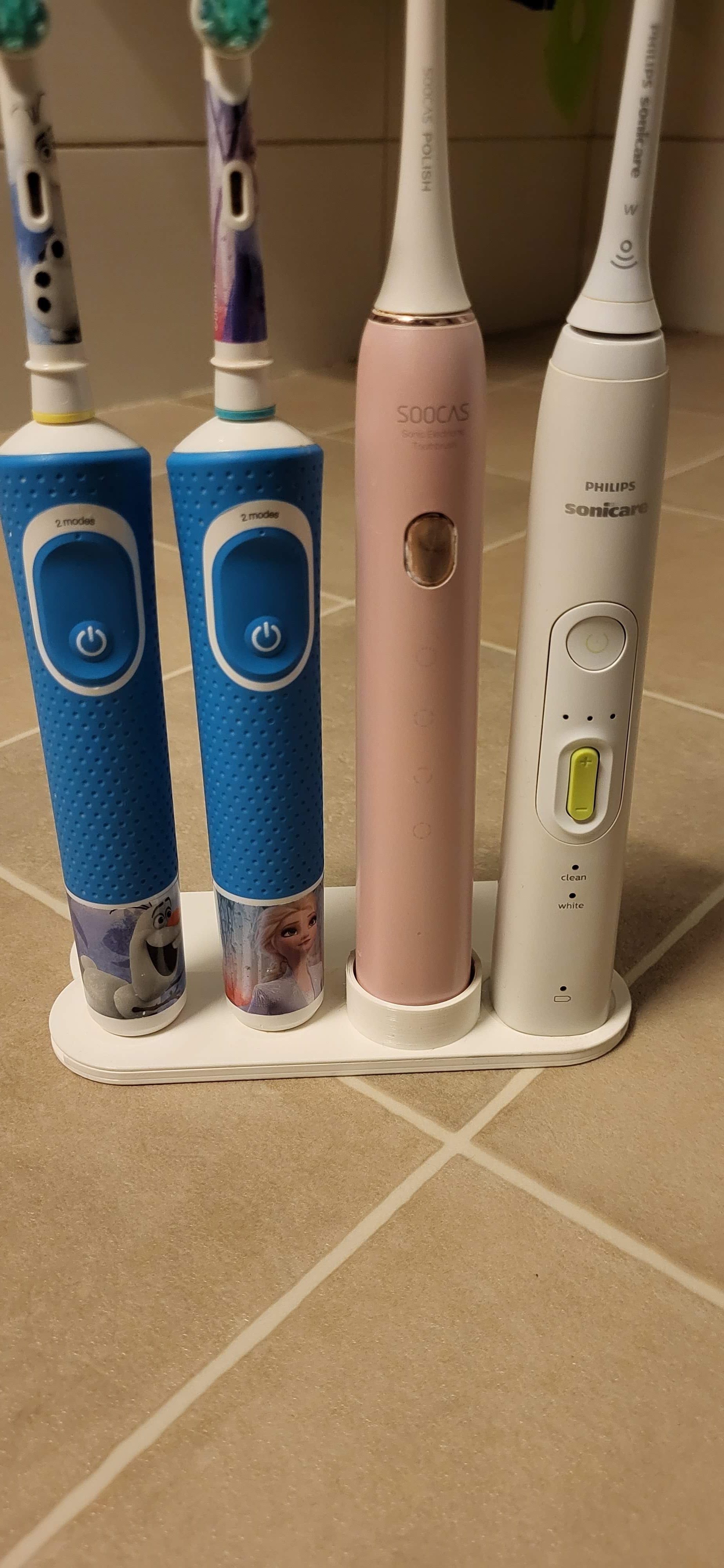 Universeller Zahnbürstenhalter für Oral-B, Philips Sonicare und Soocas