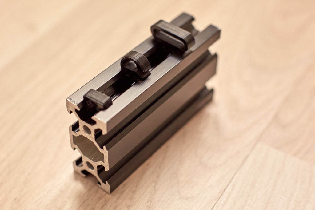 V-Nut-Kabelclip