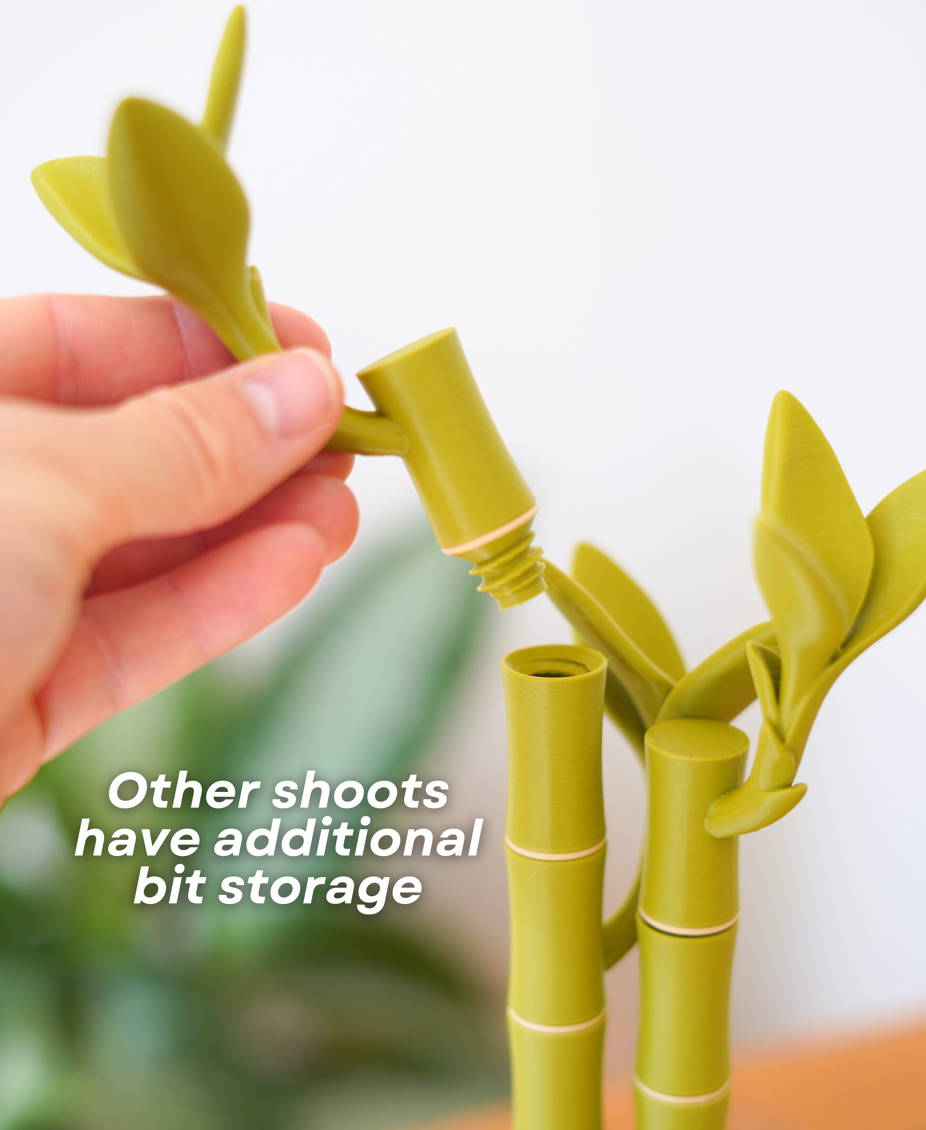 Bamboo Bits: Elegant Værktøjsopbevaring til Skrivebordet