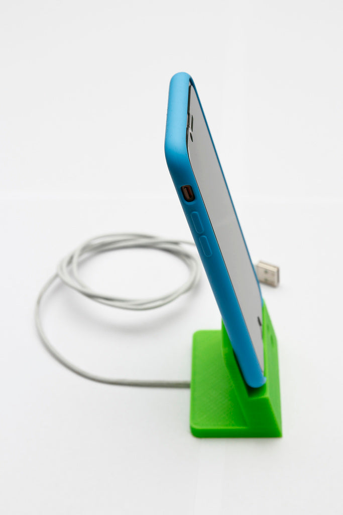 Dock für iPhone 6 / 6s mit original Apple Silikon-Bumper