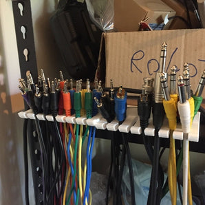 Eurorack-Kabelaufhänger