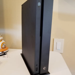 Xbox One X Vertikaler Ständer

 Platz und Kühlung optimieren