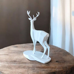 Elegante Hirschskulptur für eine von der Natur inspirierte Einrichtung