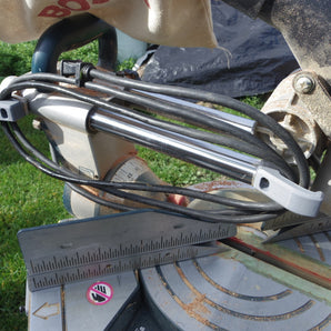 Kabelführungsclip für 10" Bosch Gehrungssäge