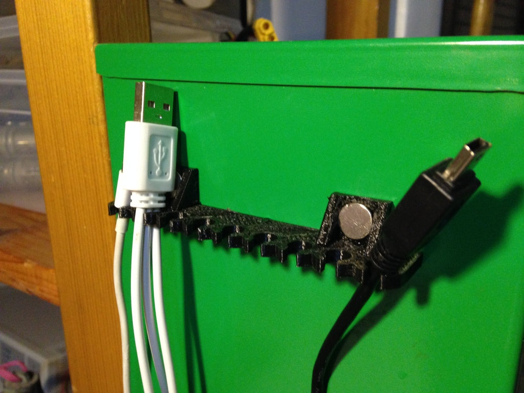 Magnetischer USB-Kabelaufhänger
