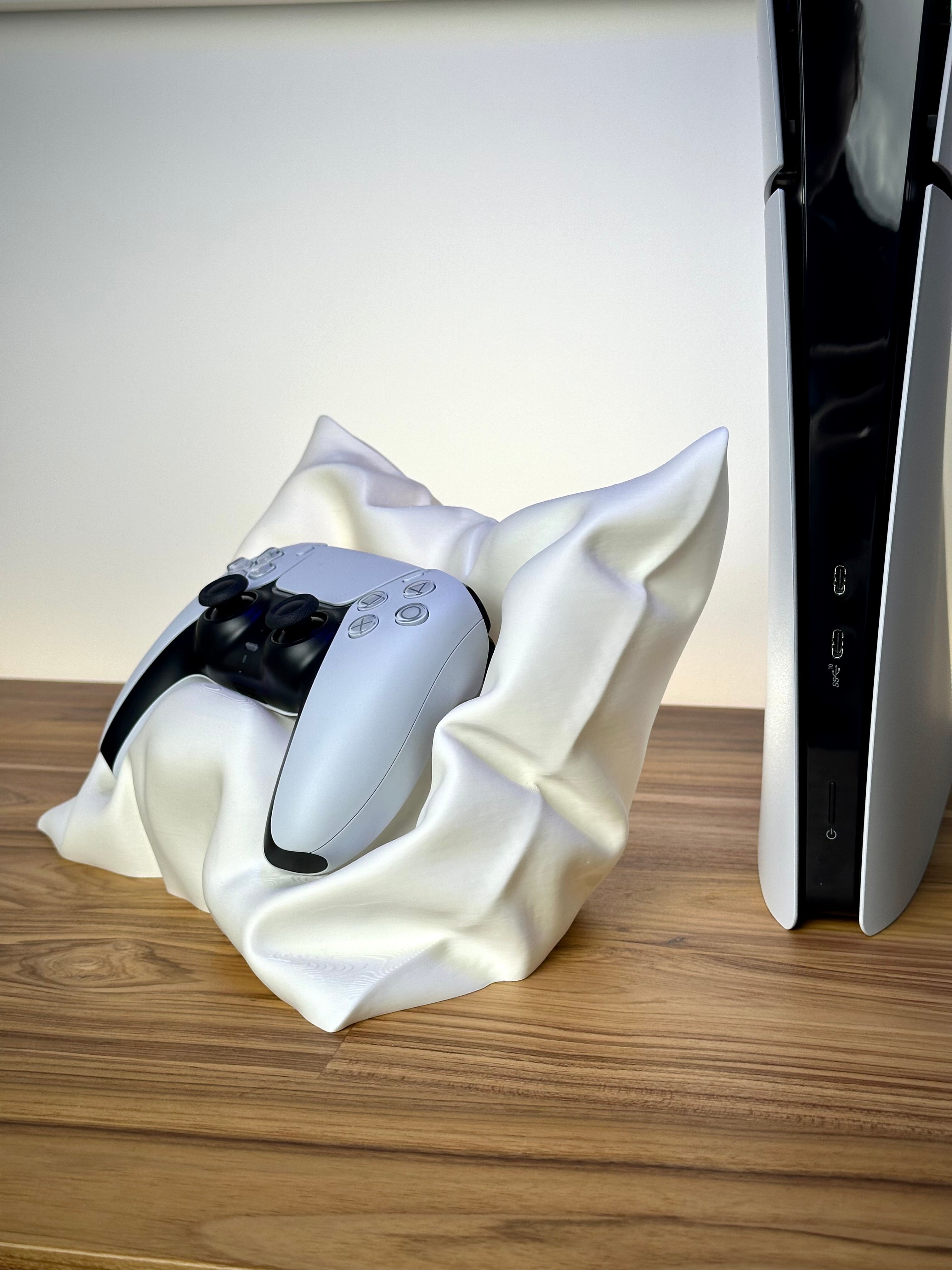 Stylischer PS5-Controller-Ständer in Kissenform