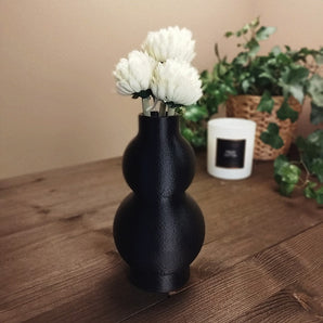 Moderne Vase mit zwei eleganten Kurven