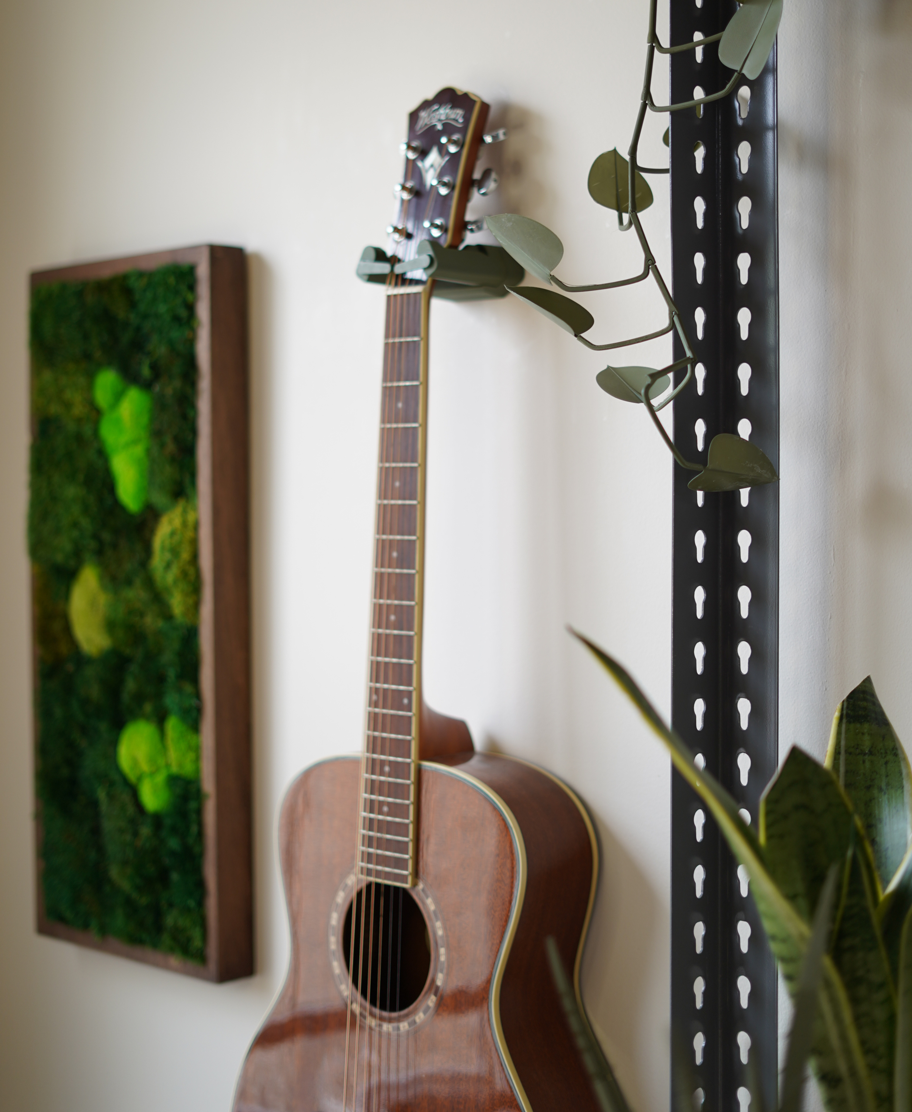 Selvlåsende Guitarophæng til Vægmontering