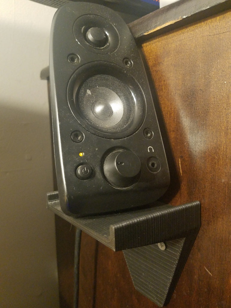 Wandhalterung für das Logitech Z506-Lautsprechersystem