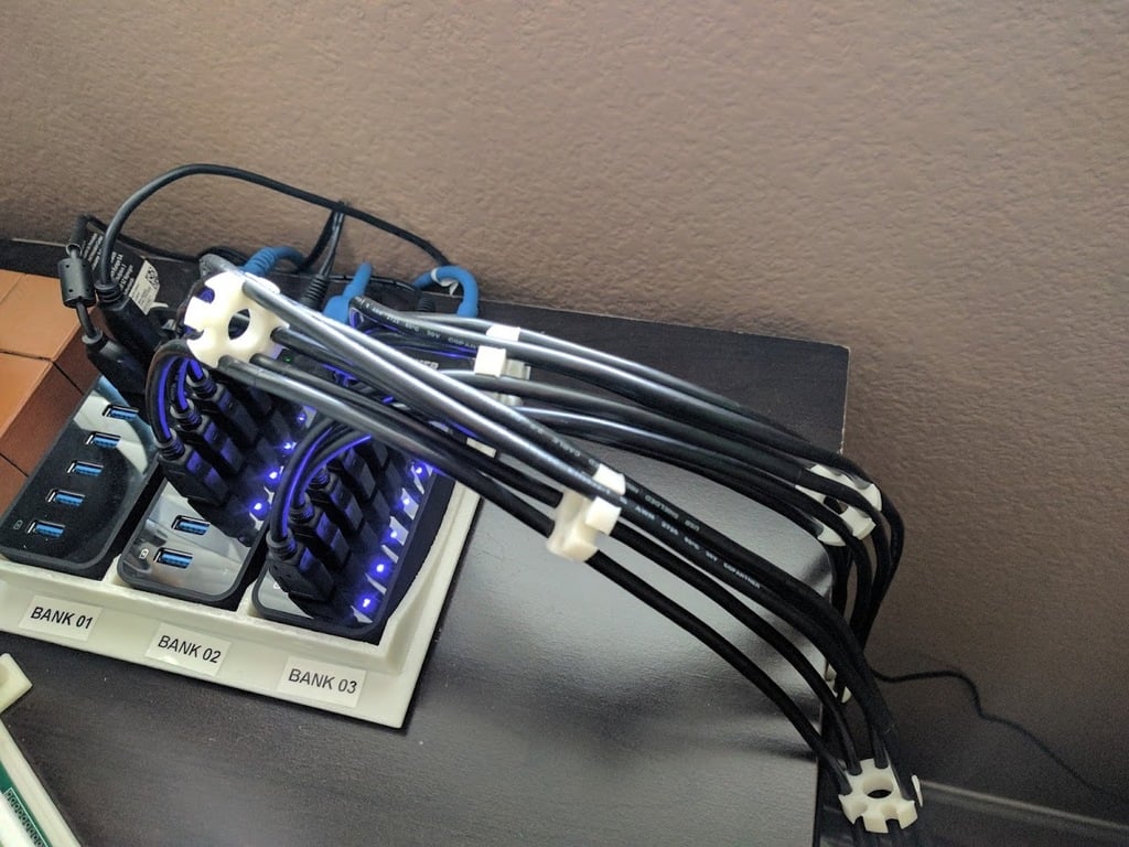 Siebeneckiger USB-Kabelbündel-Organizer