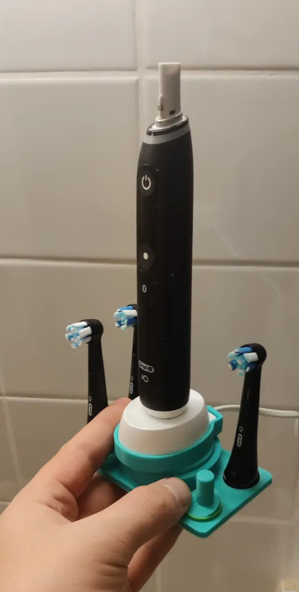 Oral-B iO Ladeadapter für Standhalterung mit Platz für 4 Bürstenköpfe