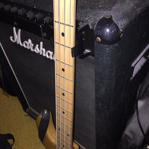 Ultra-portabler Gitarrenständer mit Klinkenstecker