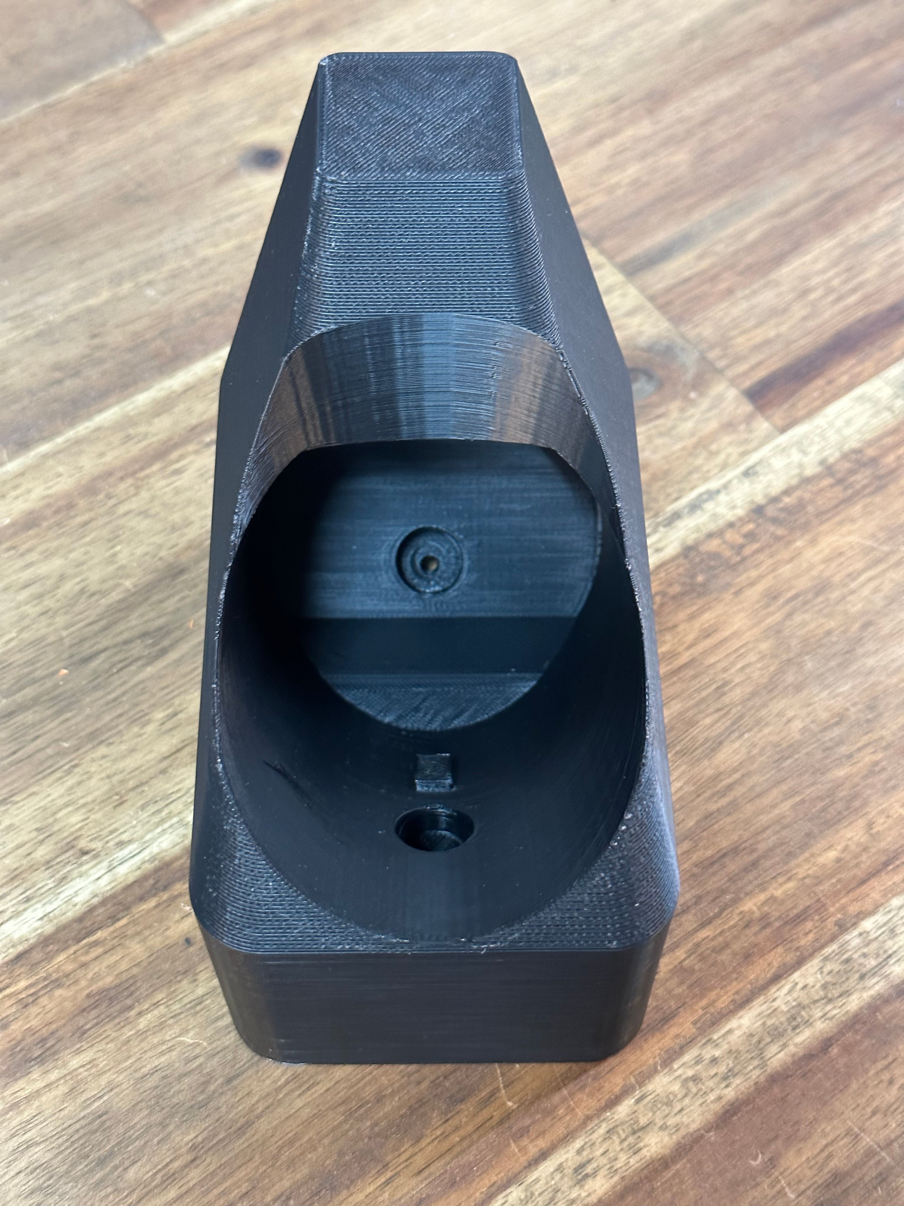 Tesla CCS2 Wandhalterung für Ladebuchse