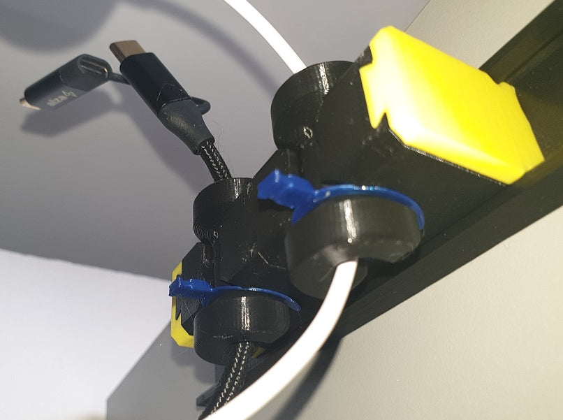Drehbarer Verriegelungsstecker für die Kabelbaugruppe