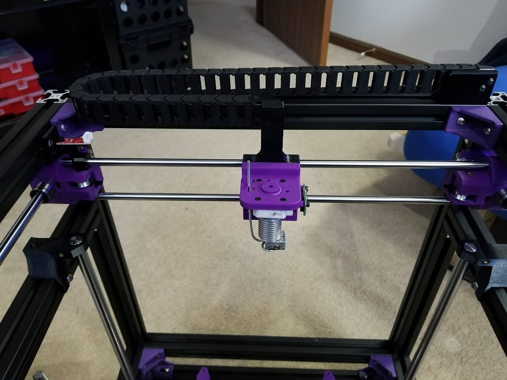 Hypercube Evolution: X-Wagen mit integrierter Kabelkettenmontage