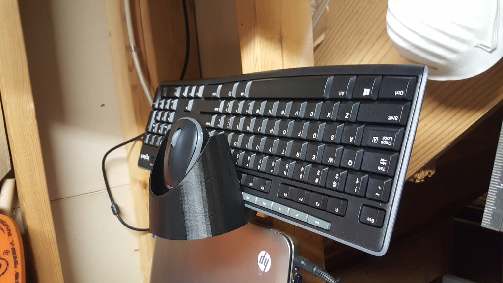 Vægmonterbart Stativ til Tastatur og Mus