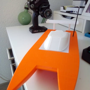 RC Jet Boat Remix – Modifizierbarer Rumpf und Düsentriebwerksdesign