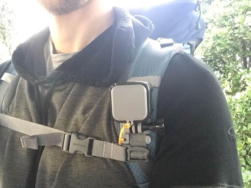 GoPro Session Rucksack-Schultergurthalterung mit Objektivabdeckung