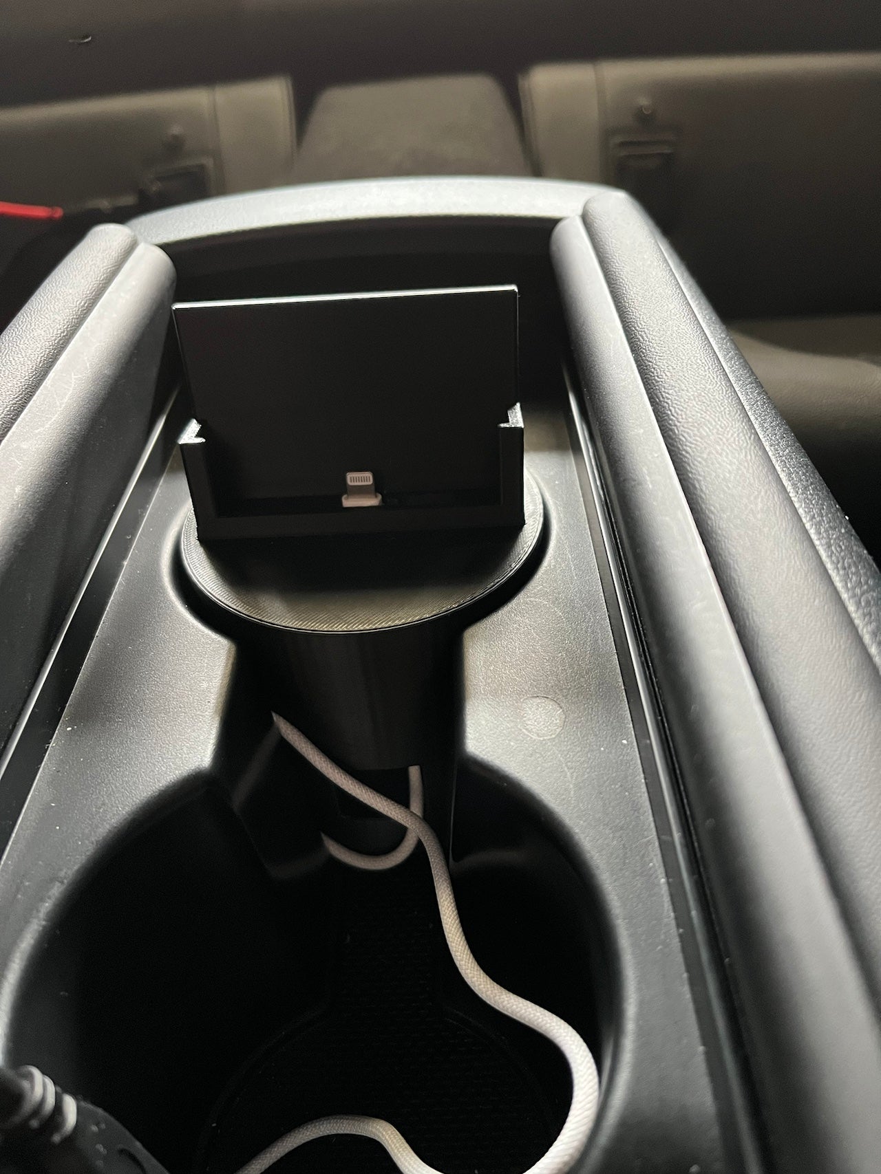Ladestation für iPhone Mini im Getränkehalter – Toyota GR86/Subaru BRZ (2022+)