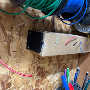 Wandmontierter Drahthalter für 22ga-Box