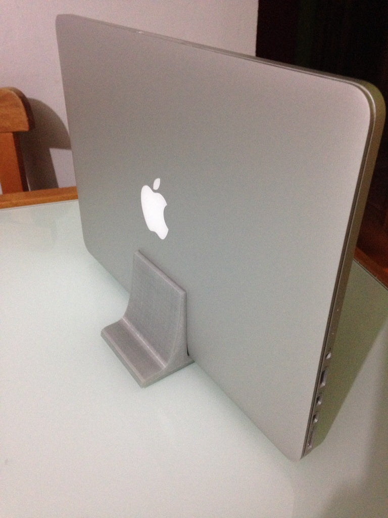 Vertikaler Ständer für MacBook Pro 13 Retina