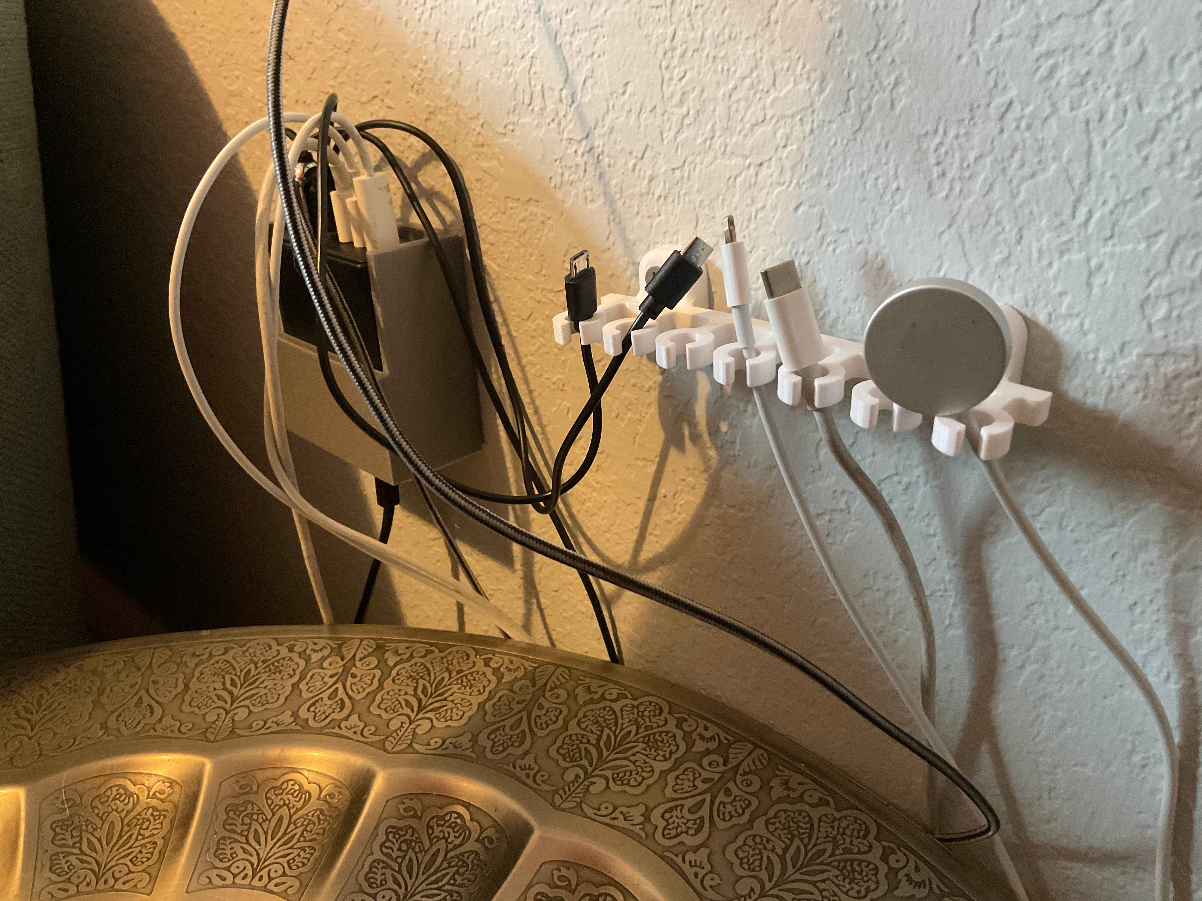 USB-Kabelhalter – praktisch und geräumig