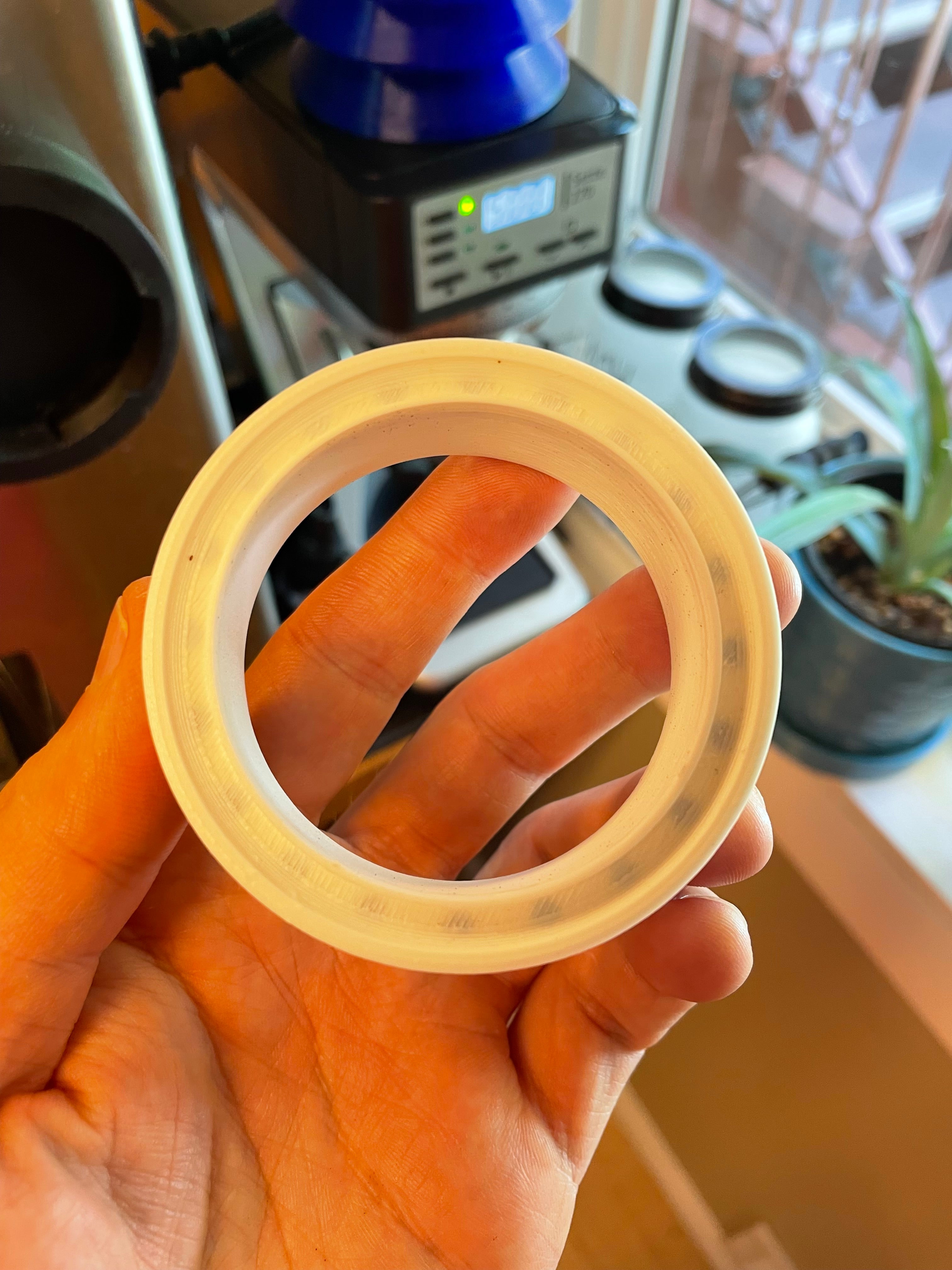 Magnetischer Siebträger-Dosiertrichter