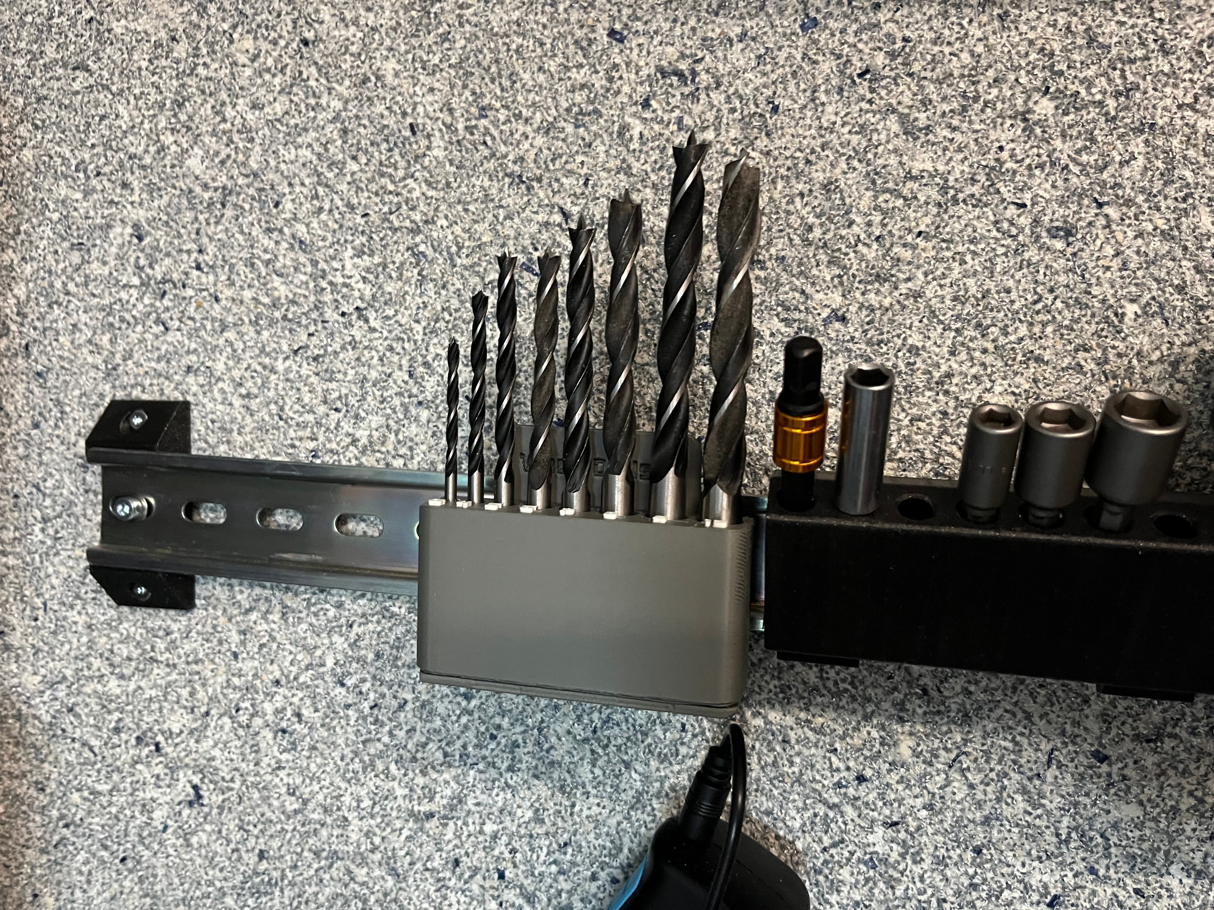 Magnetischer DIN-Schienen-Bohrerhalter 3 bis 10 mm