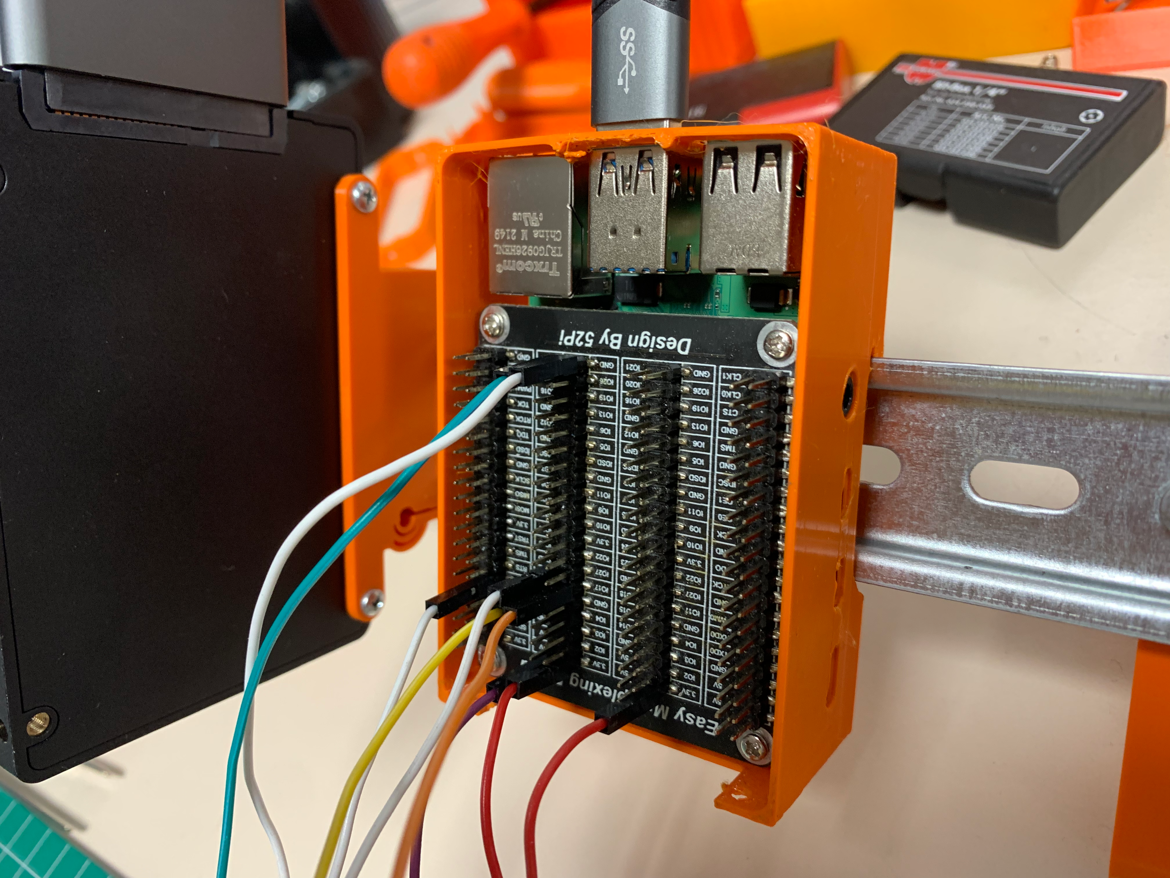 Raspberry Pi 4B DIN-Schienenhalter