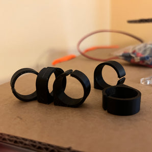 Kabelclip mit 20 mm Innendurchmesser für Kleber oder doppelseitiges Klebeband