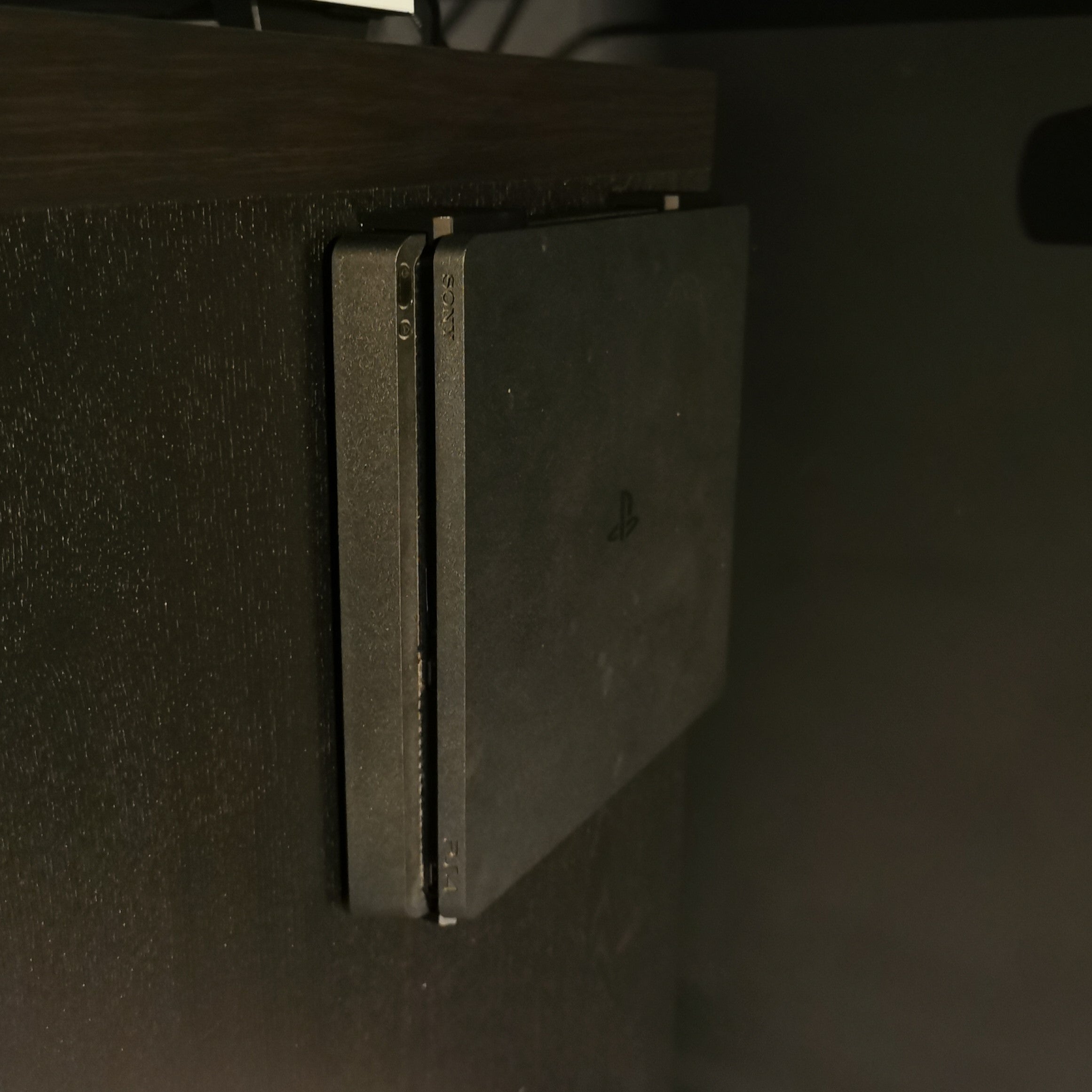 PS4 Slim-Wandhalterung