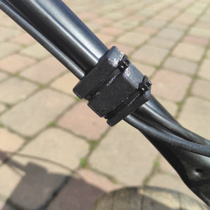 Praktischer Kabel- und Leitungshalter für 22 mm Rohre