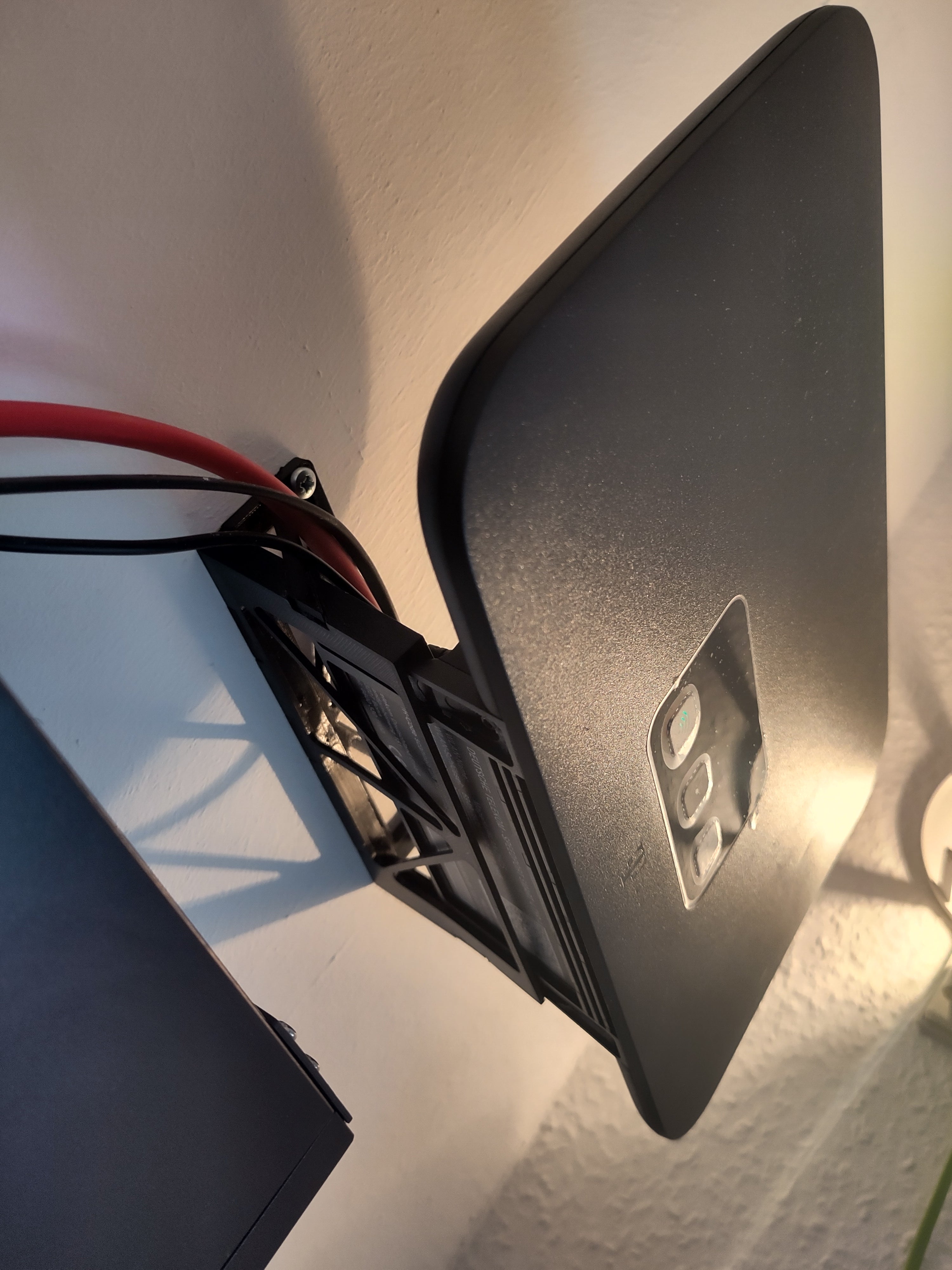 Elegant Vægmontering til Speedport DSL Router