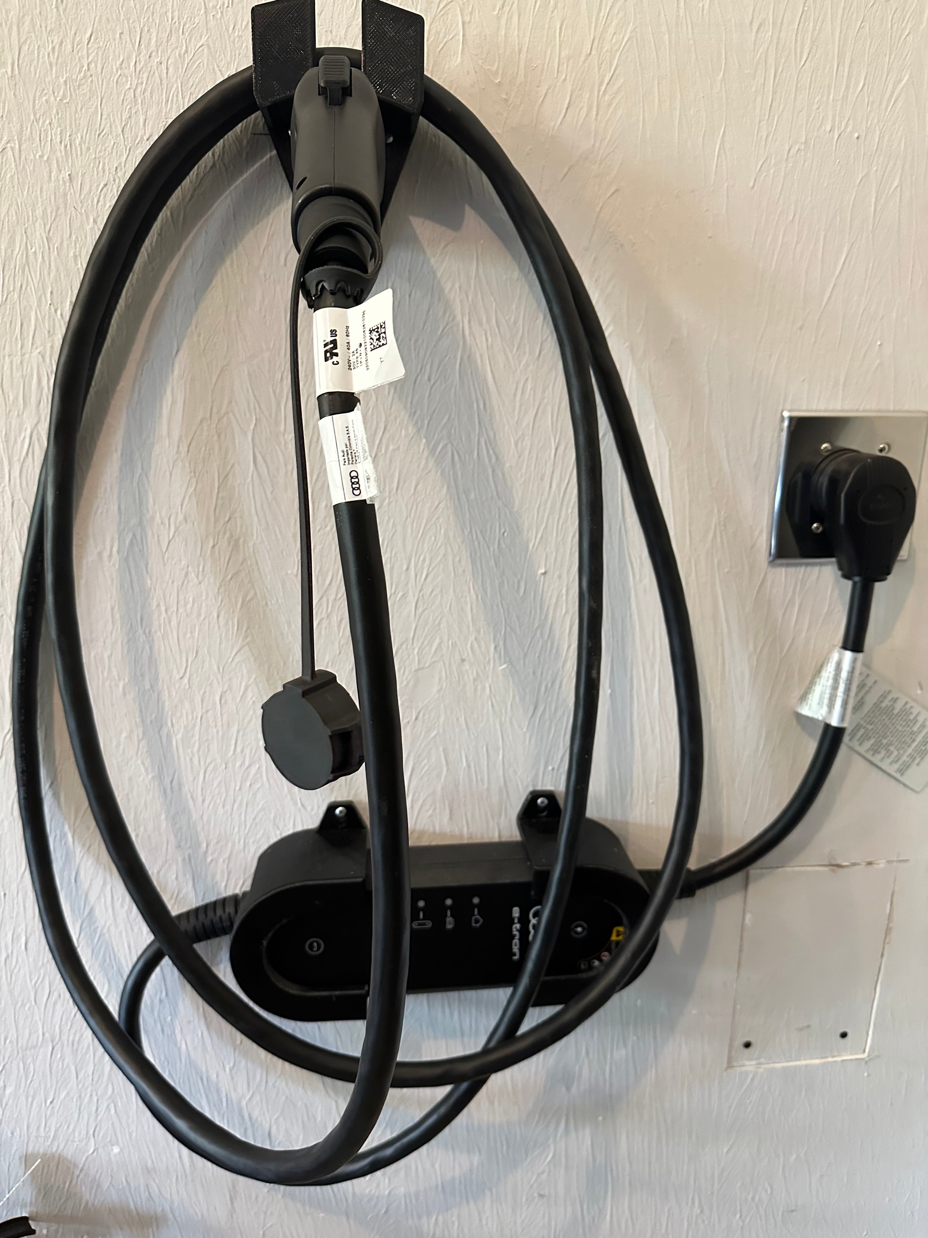 Wandhalterung für J1772 CCS1 EV-Ladegerät