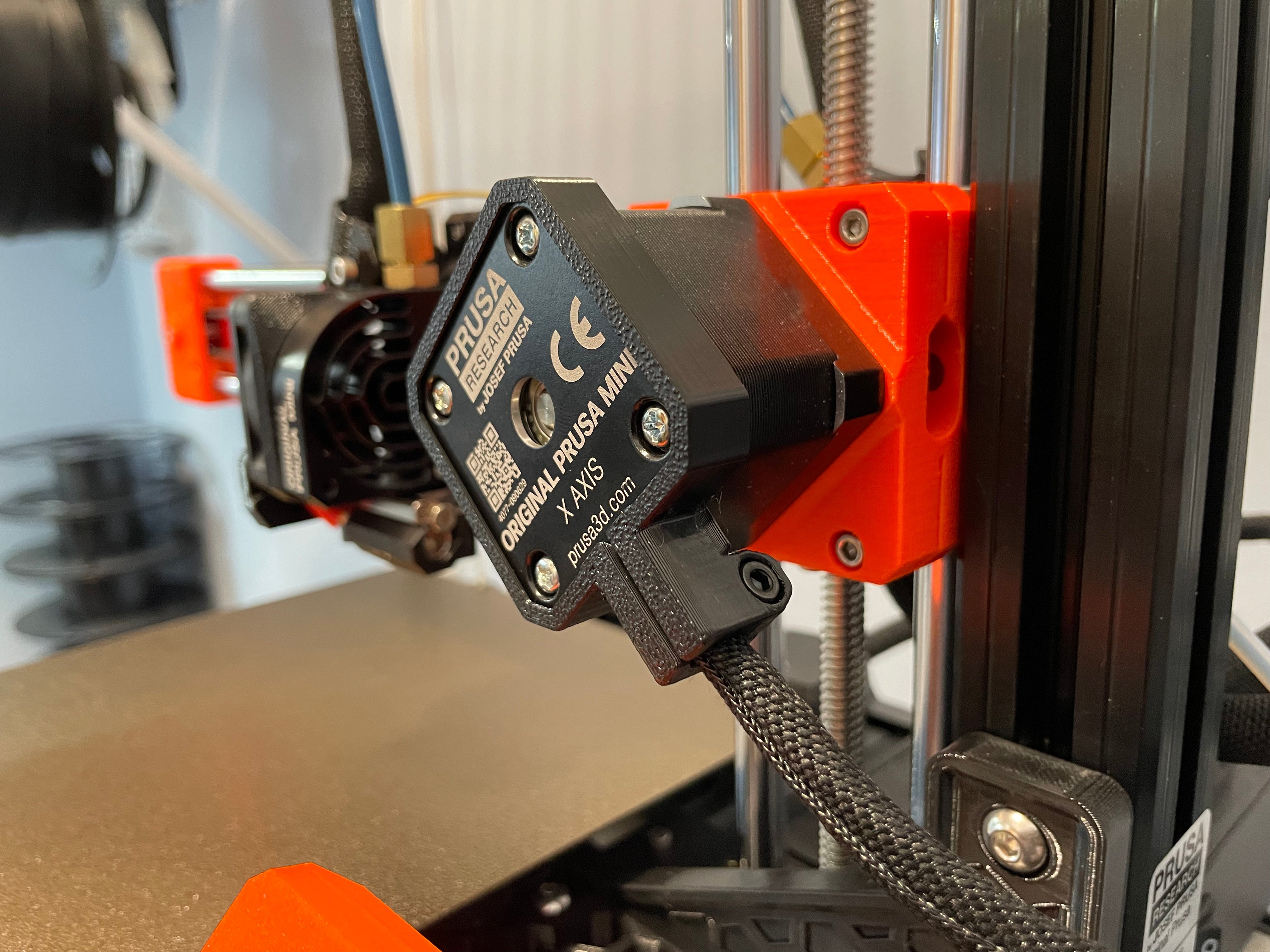 Prusa MK3/Mini X-Achsen-Motorkabelhalter mit Zugentlastung