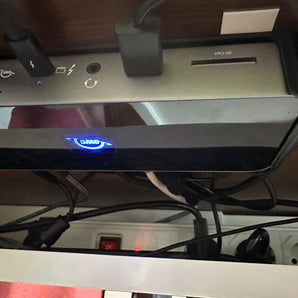Snap-In-Halterung für OWC Thunderbolt 4 Dock – Optimale Schreibtischorganisation