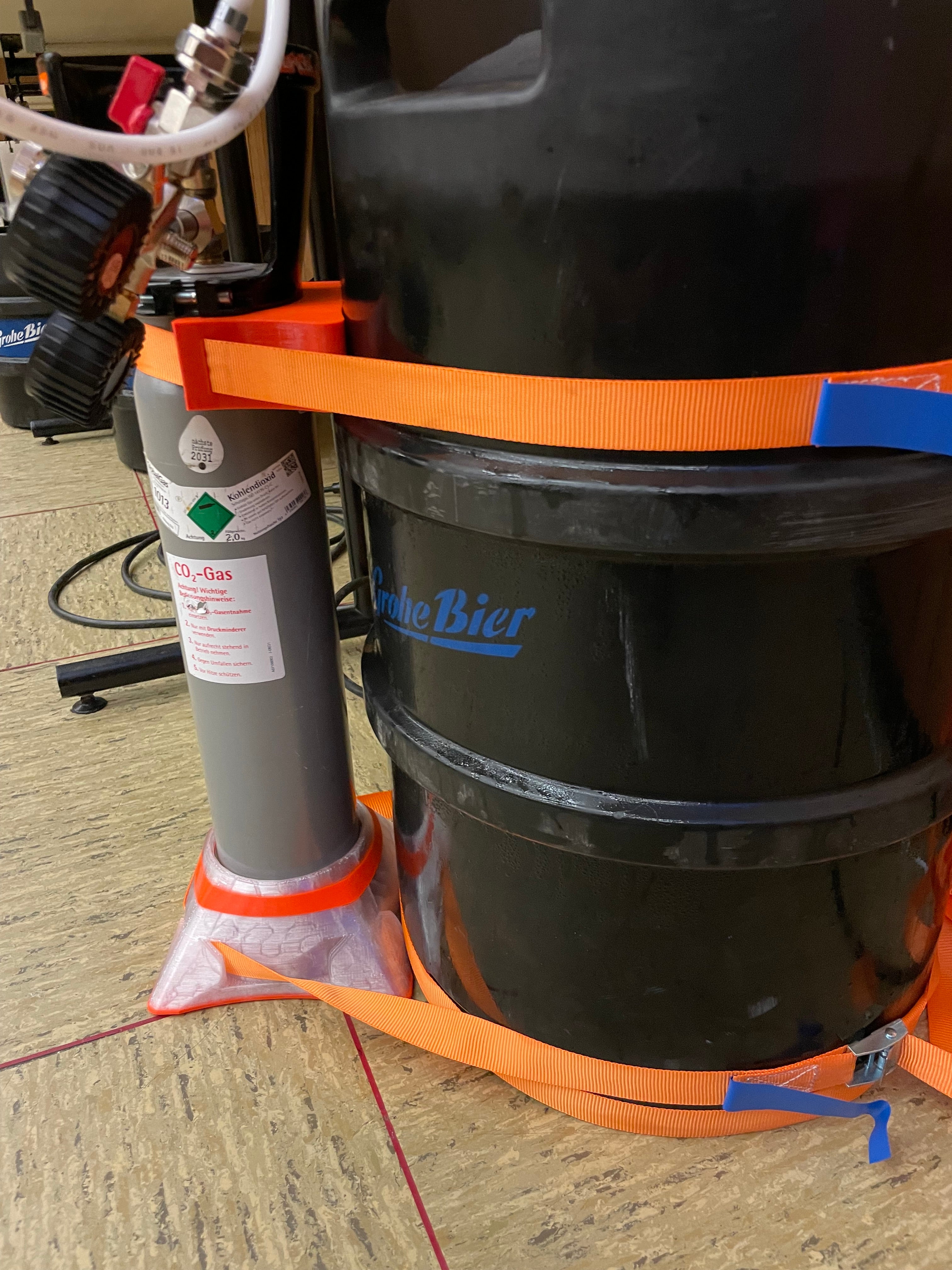 Stabiler CO2-Halter für Bierfässer