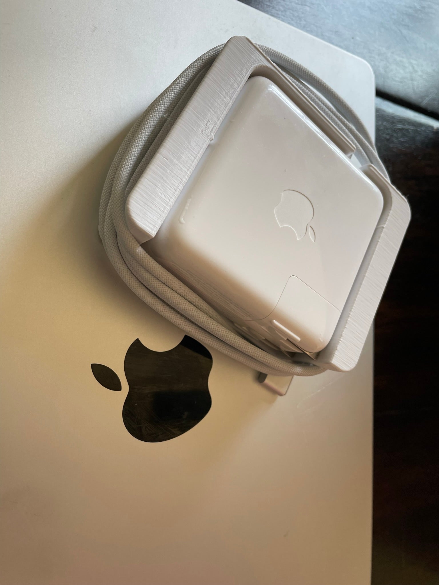Kabelorganisator für MacBook 67W Ladegerät