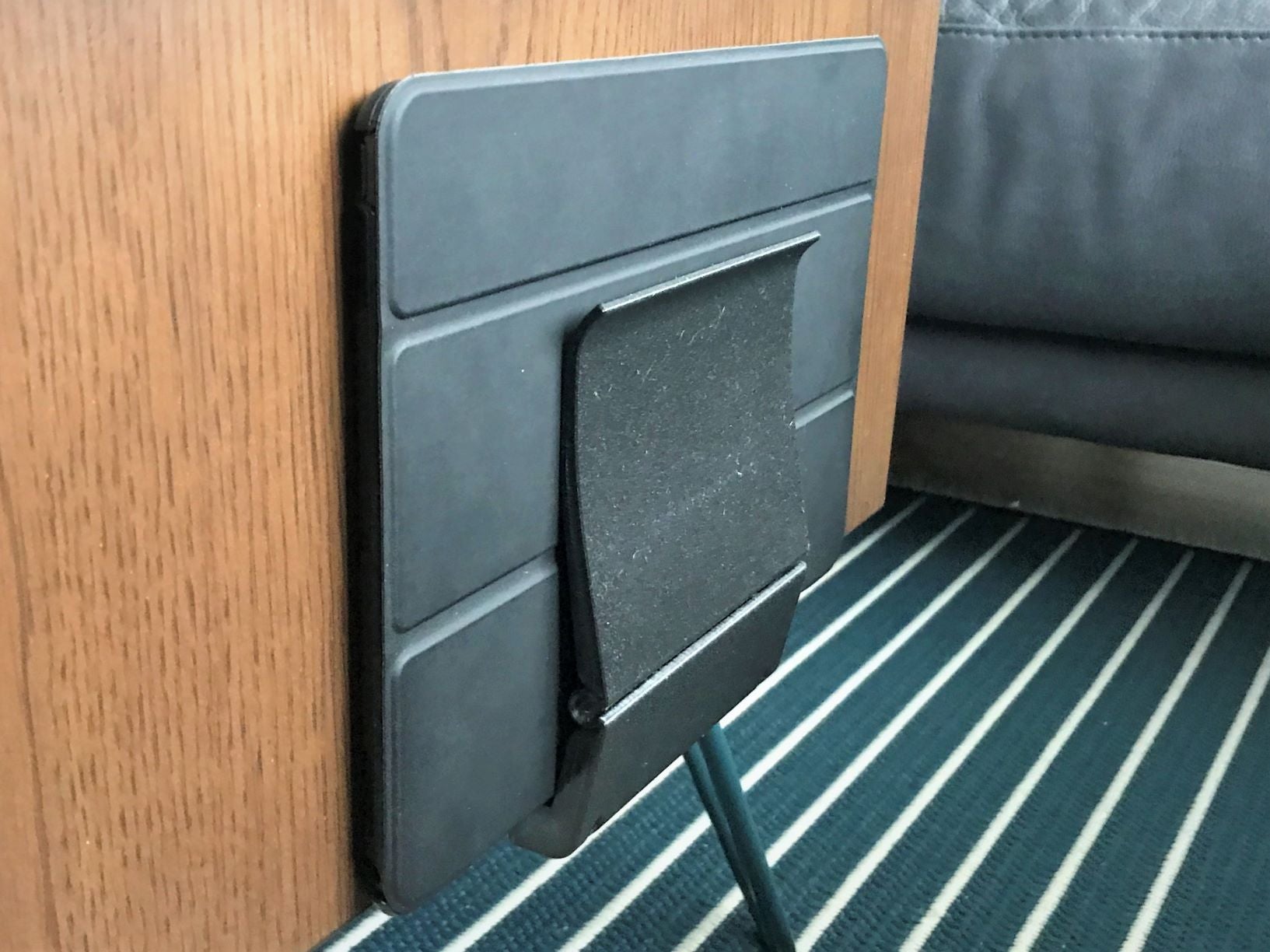 Fleksibel iPad/Tablet Holder til Væg- eller Bordmontering