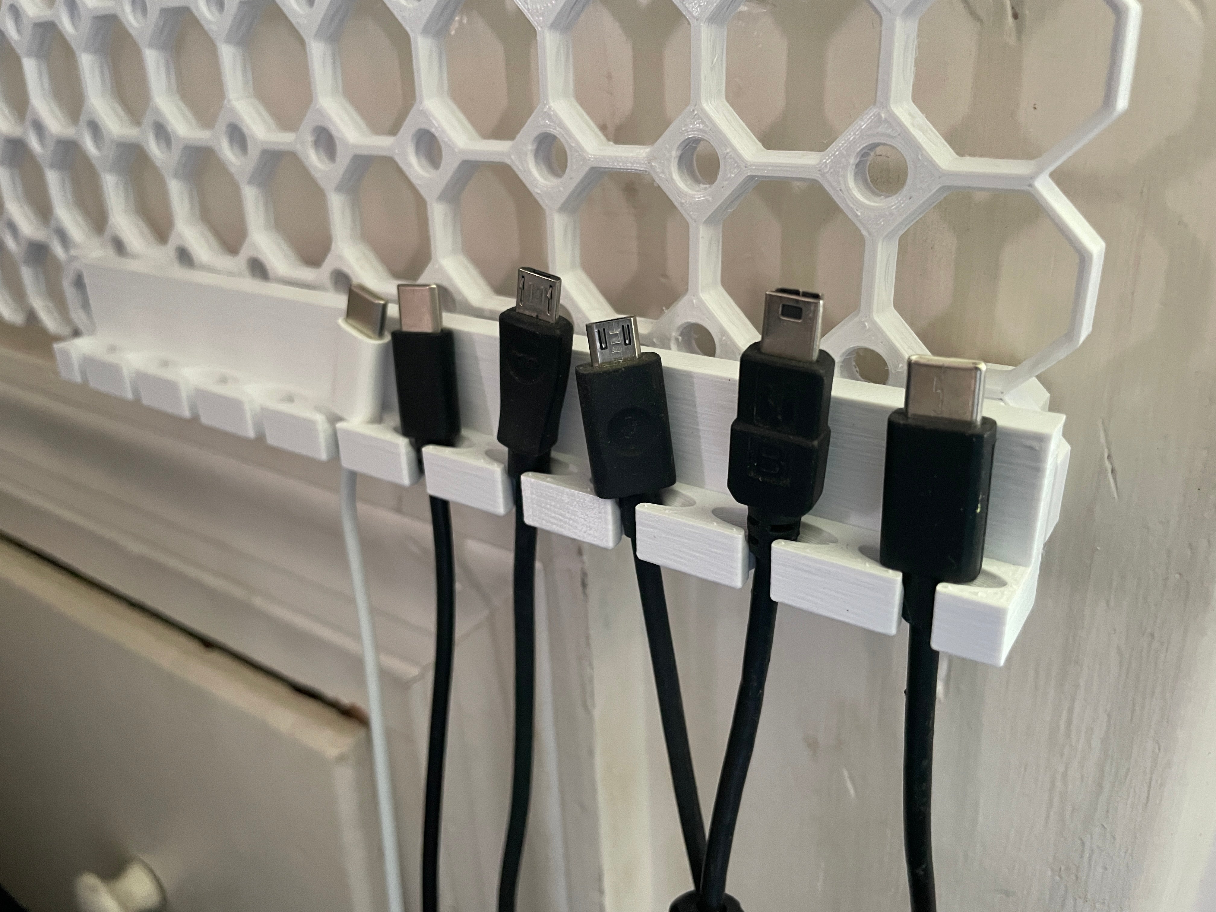 USB-Kabelhalter für Multiboard mit MultiConnect