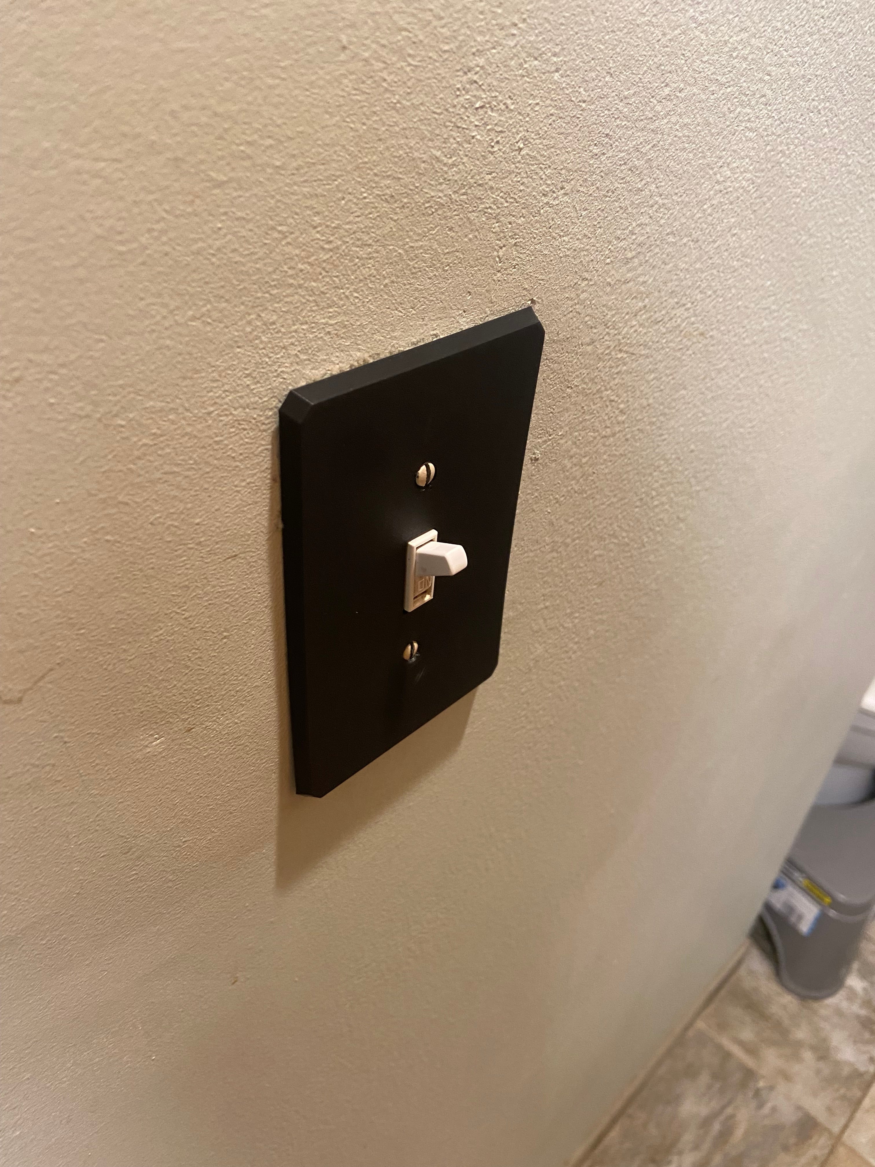 Abdeckplatten für Lichtschalter, Steckdosen und FI-Schutzschalter