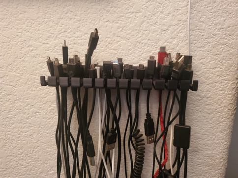 Großer USB-Kabelaufhänger