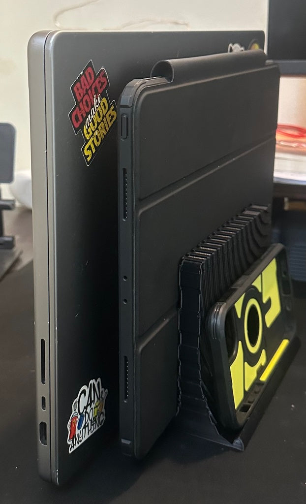 Vertikaler Ständer für 16-Zoll-Laptop, 12,9-Zoll-iPad und iPhone/Tastatur