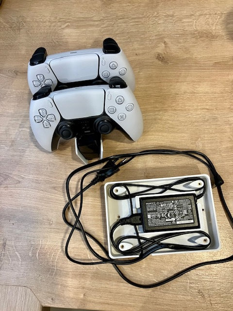 PlayStation 5 DualSense Ladestation-Adapterhalter