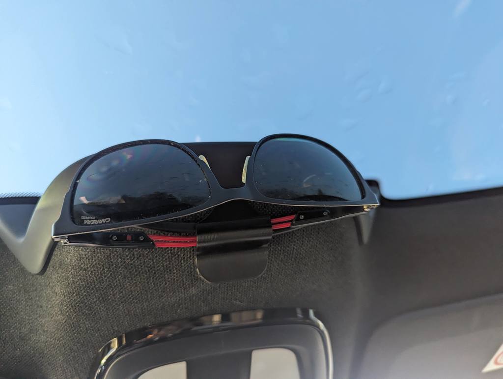 Sonnenbrillenhalter für Polestar 2